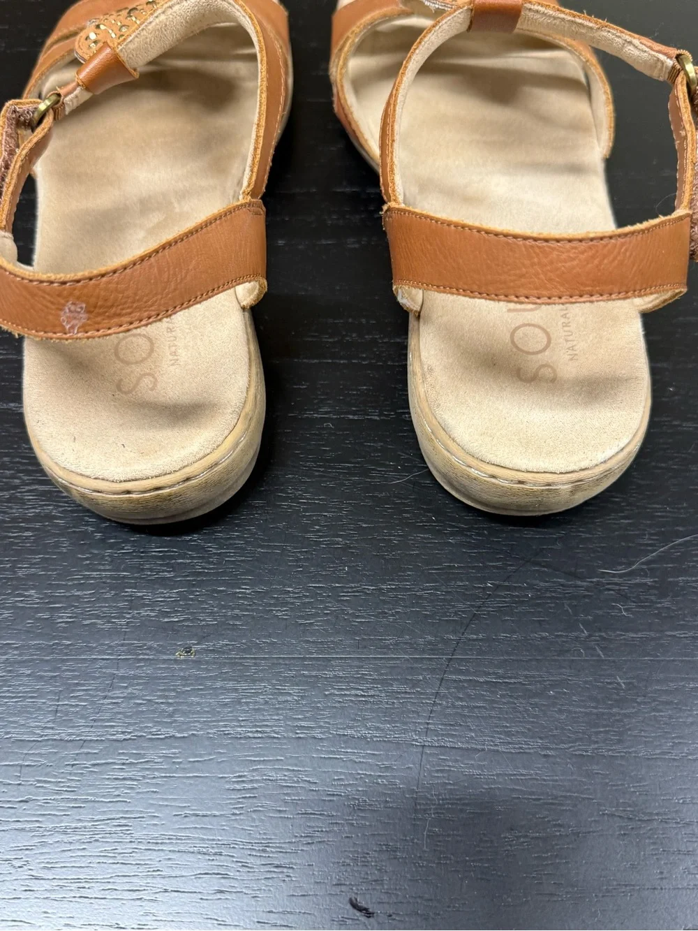 Naturalizer tan leather